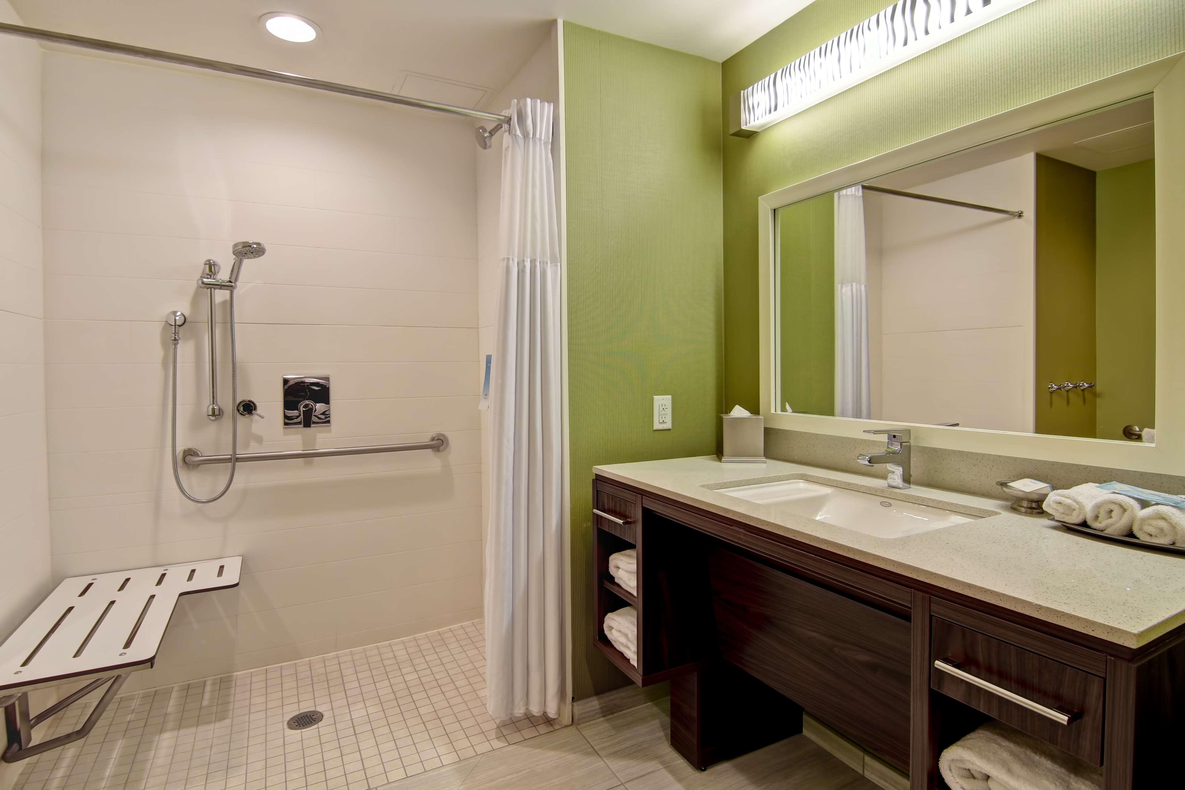 Home2 Suites By Hilton West Едмънтън Екстериор снимка