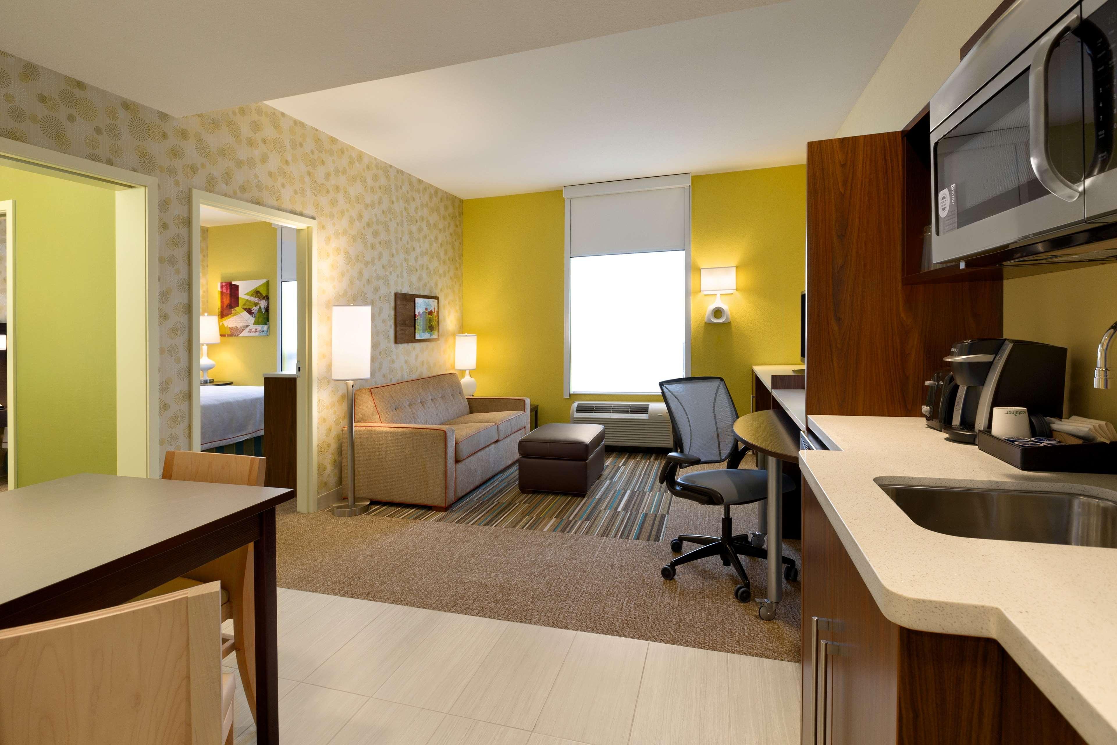 Home2 Suites By Hilton West Едмънтън Екстериор снимка