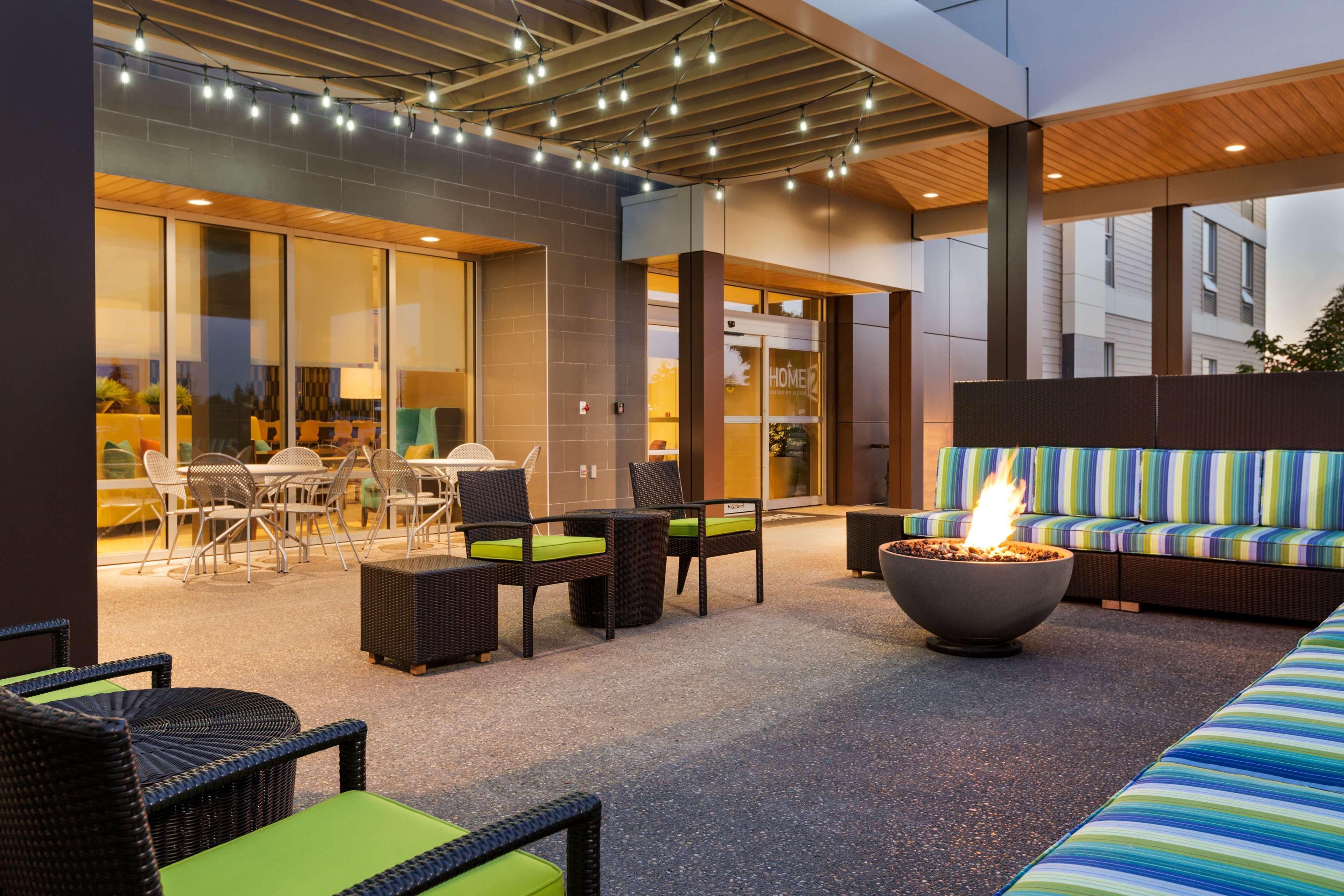 Home2 Suites By Hilton West Едмънтън Екстериор снимка