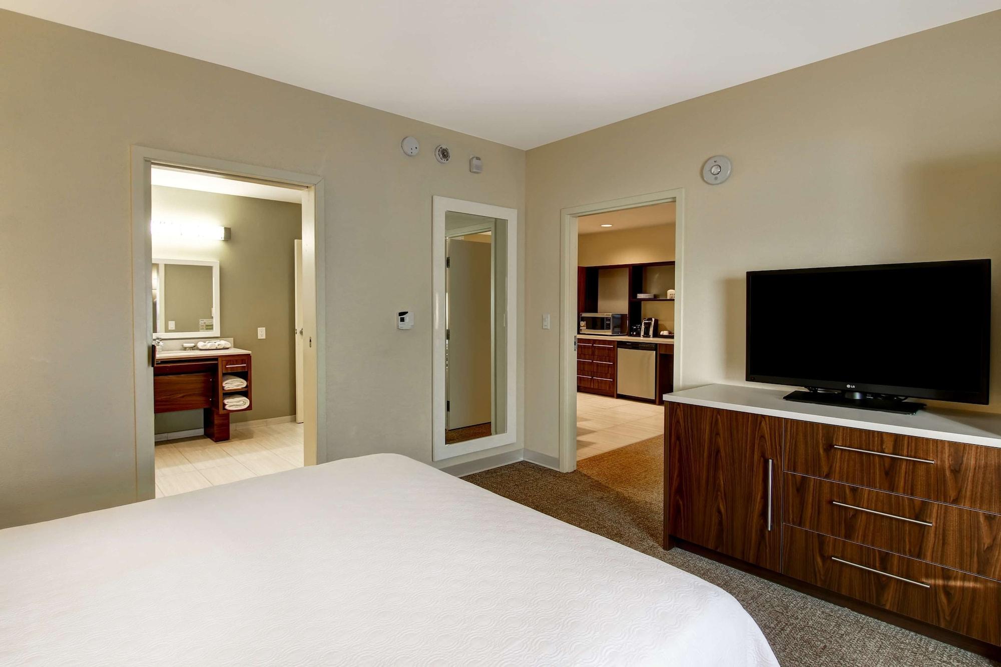 Home2 Suites By Hilton West Едмънтън Екстериор снимка