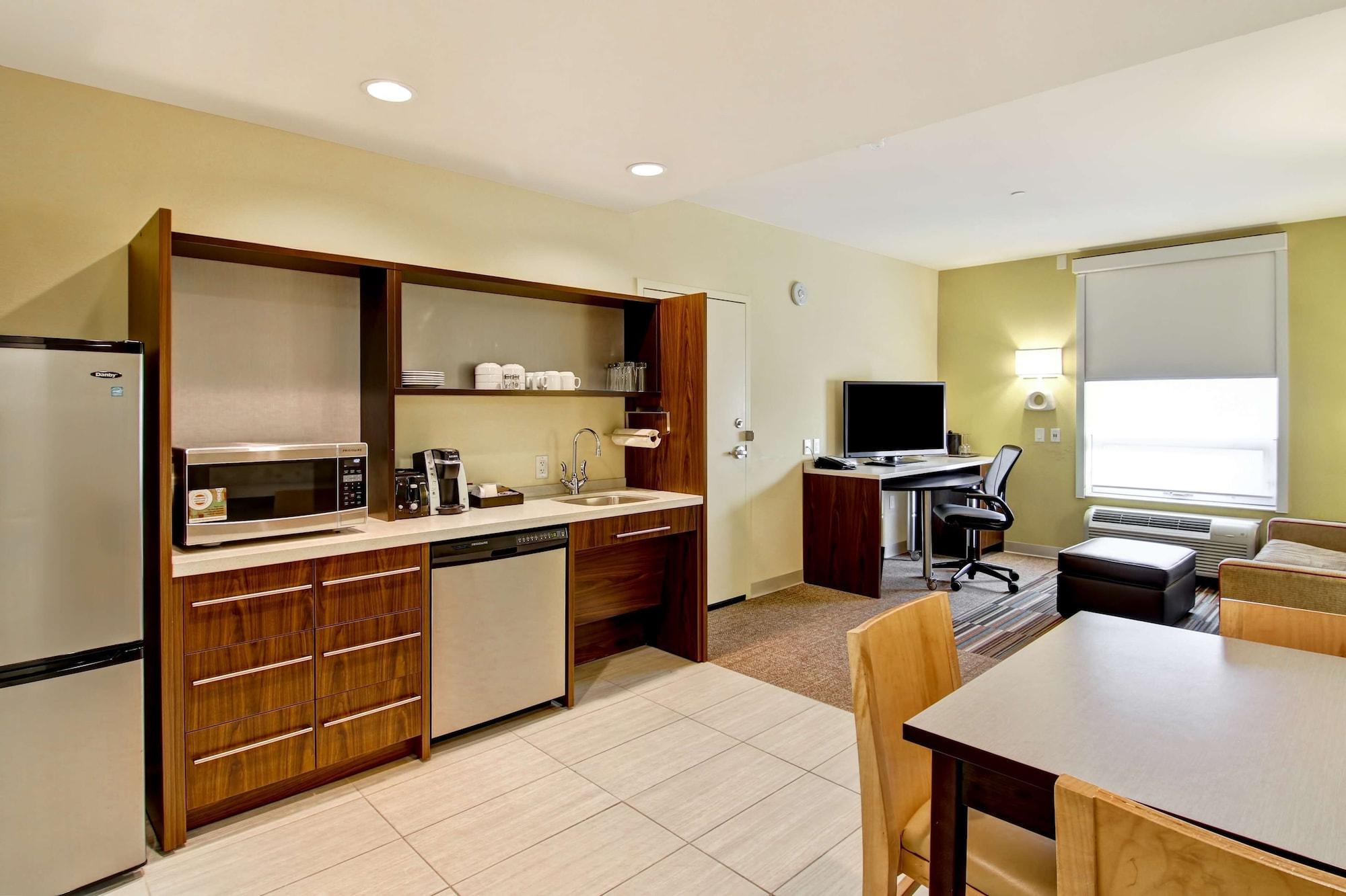 Home2 Suites By Hilton West Едмънтън Екстериор снимка
