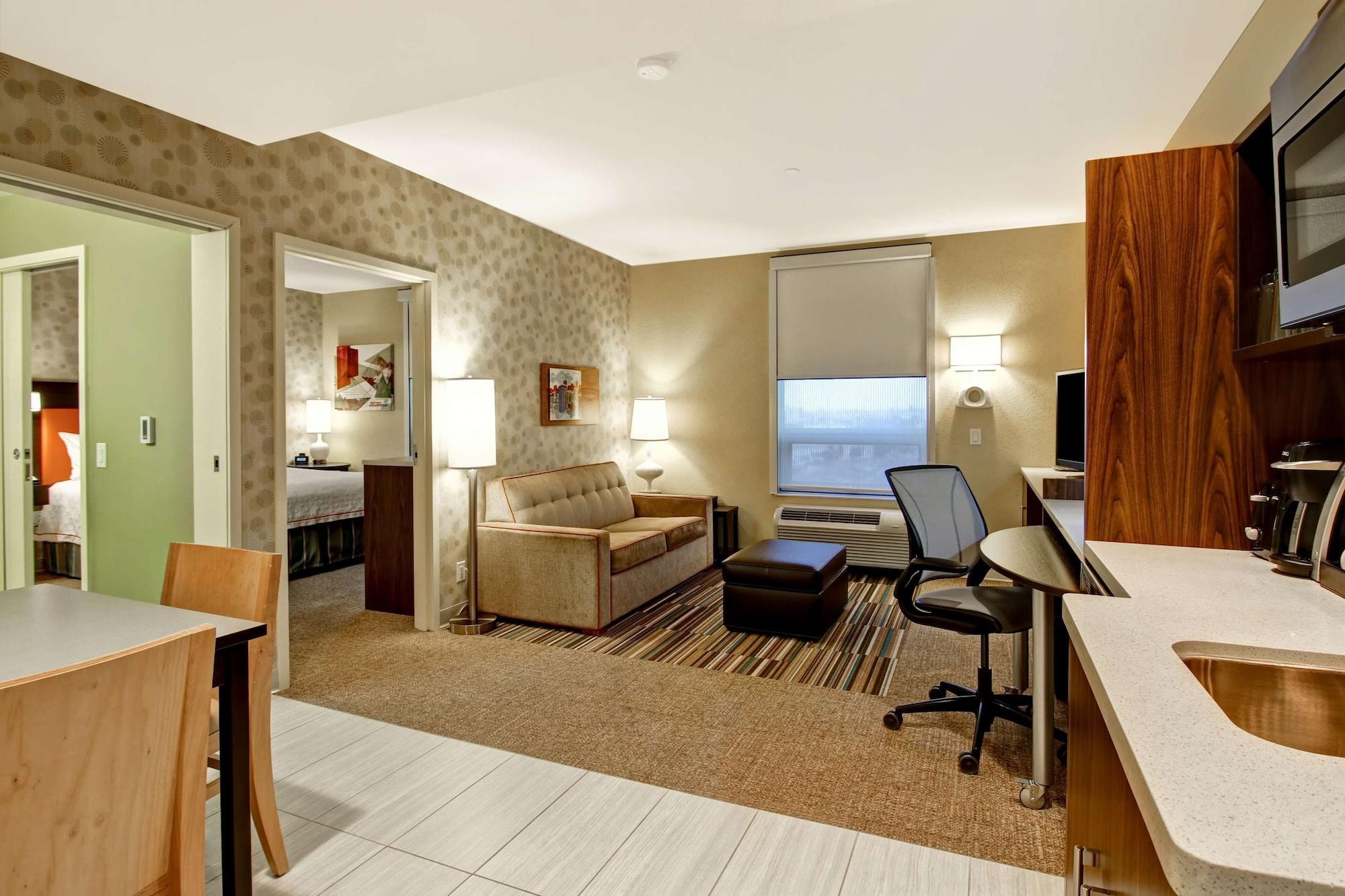 Home2 Suites By Hilton West Едмънтън Екстериор снимка