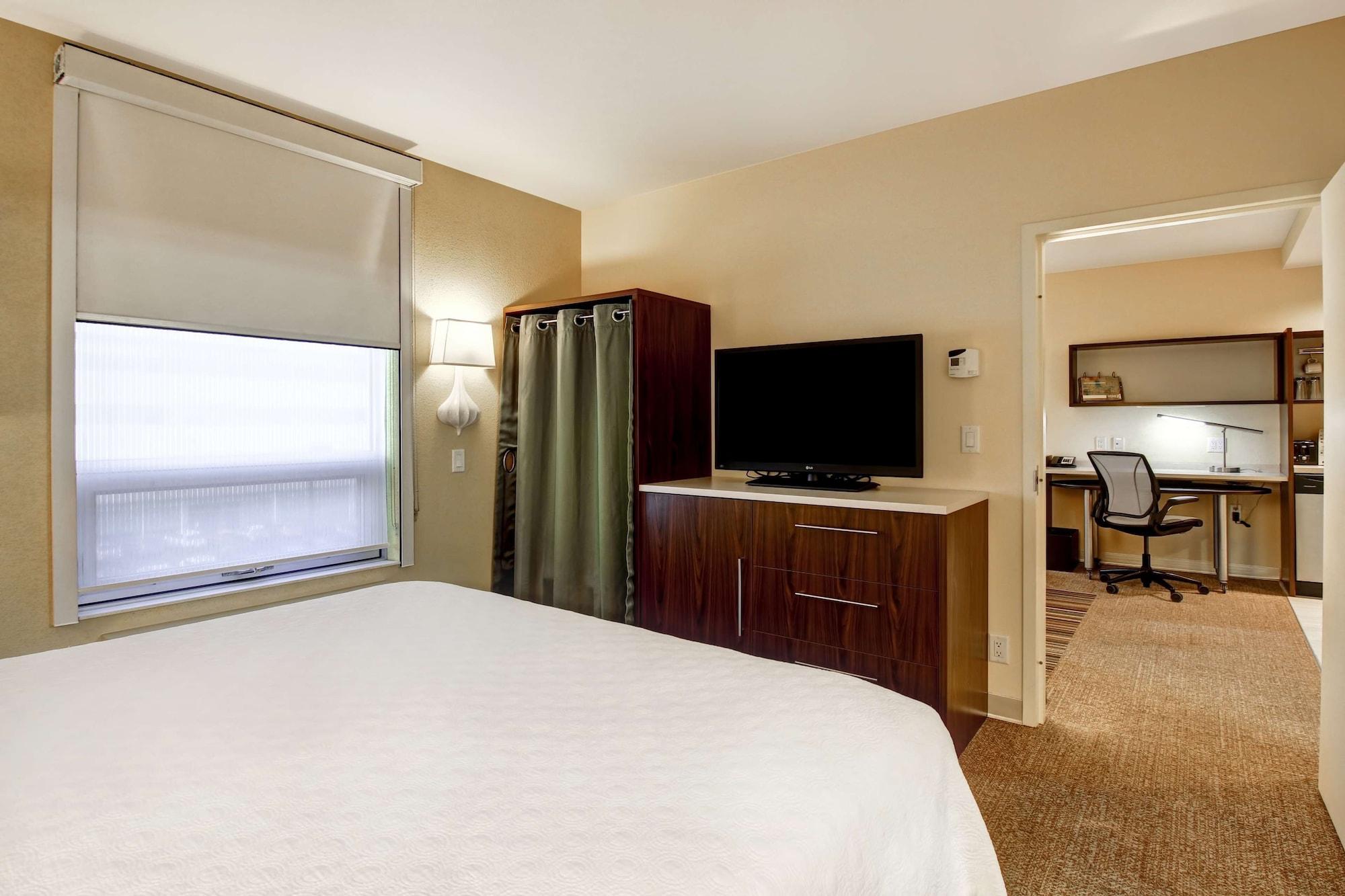 Home2 Suites By Hilton West Едмънтън Екстериор снимка