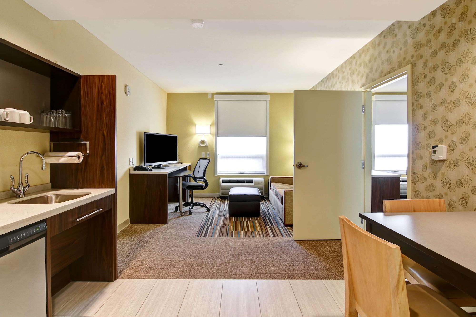 Home2 Suites By Hilton West Едмънтън Екстериор снимка