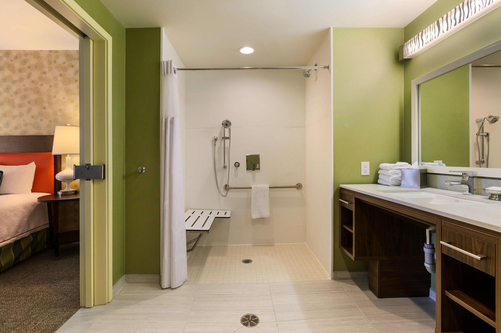 Home2 Suites By Hilton West Едмънтън Екстериор снимка