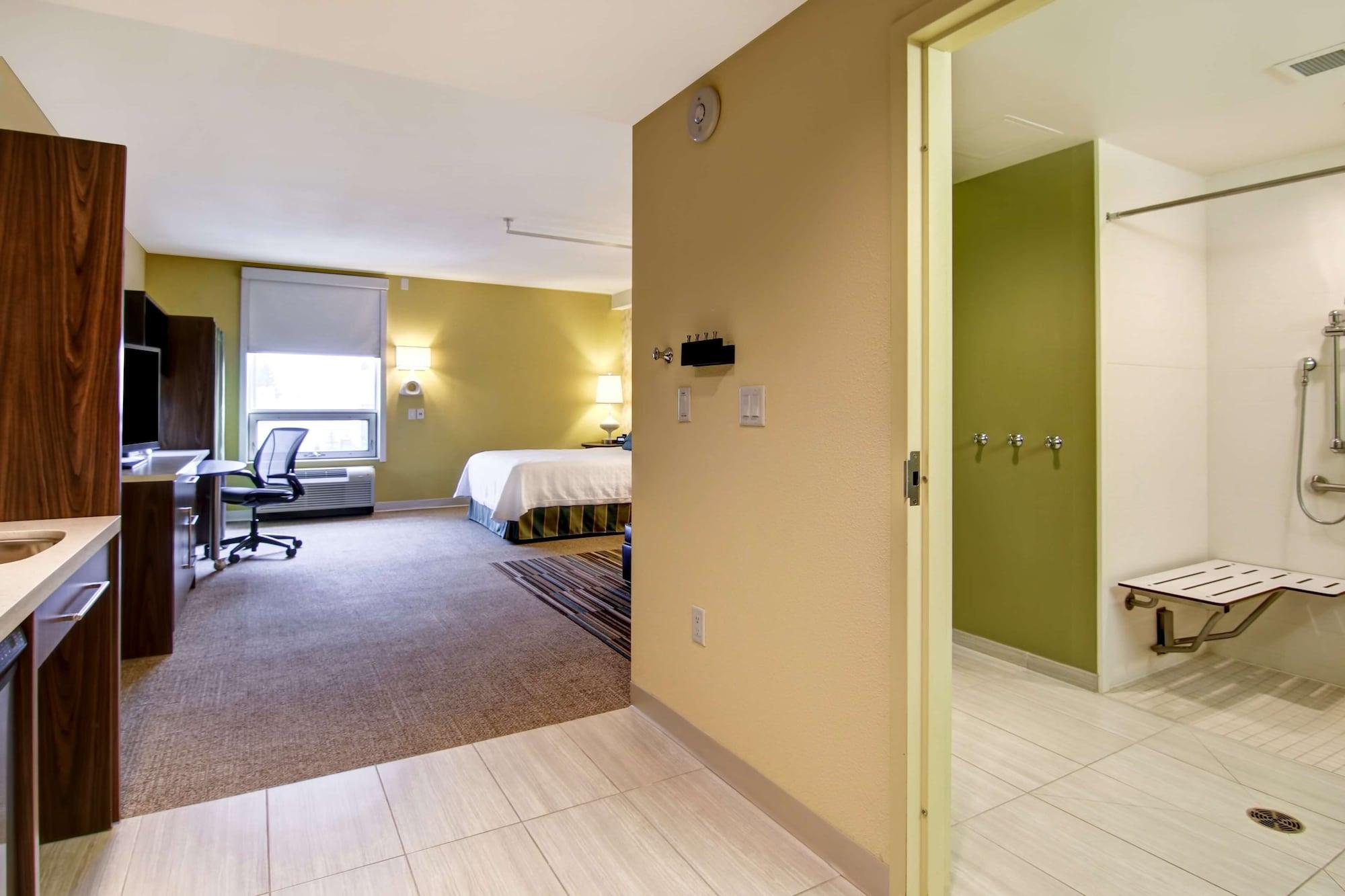 Home2 Suites By Hilton West Едмънтън Екстериор снимка