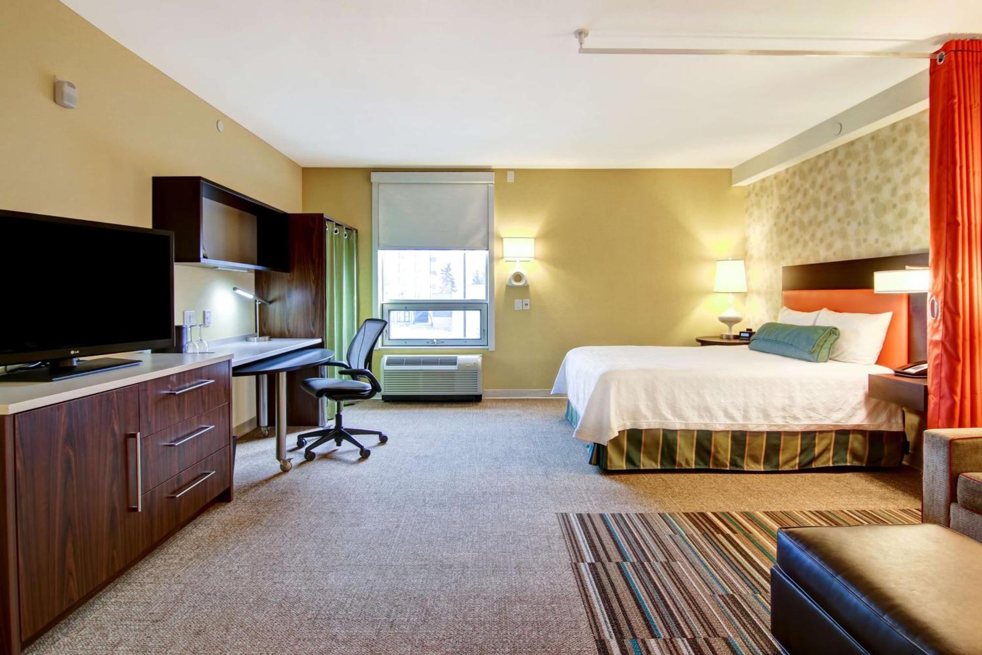 Home2 Suites By Hilton West Едмънтън Екстериор снимка