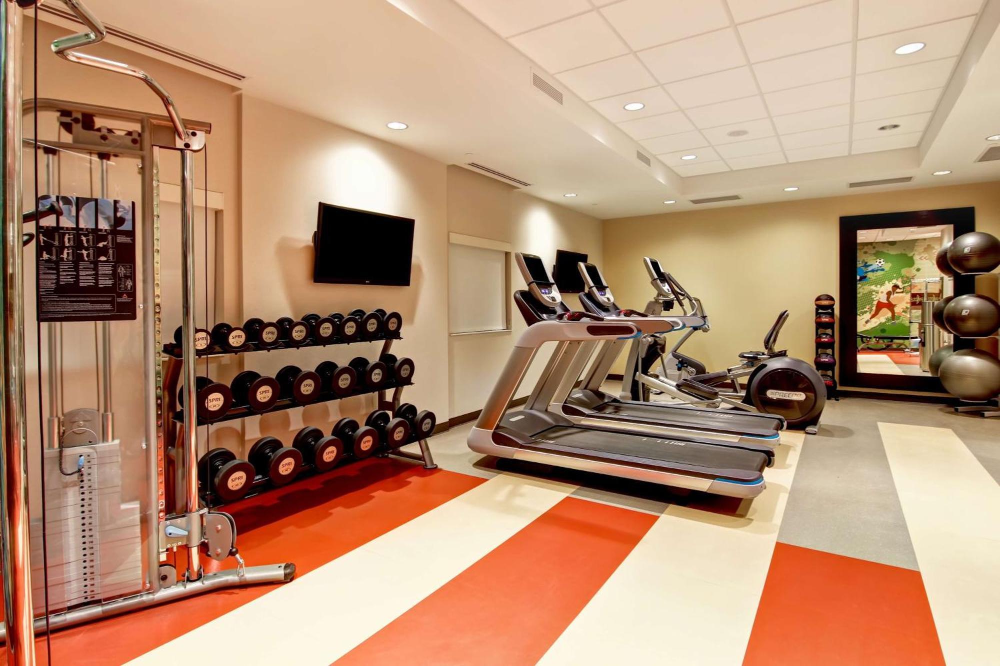 Home2 Suites By Hilton West Едмънтън Екстериор снимка
