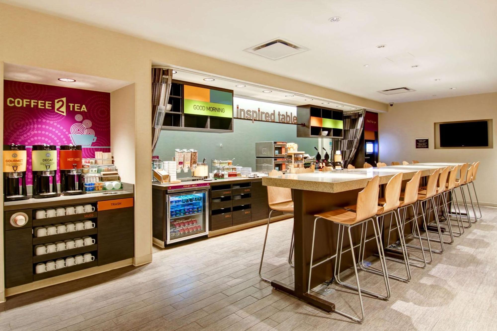 Home2 Suites By Hilton West Едмънтън Екстериор снимка