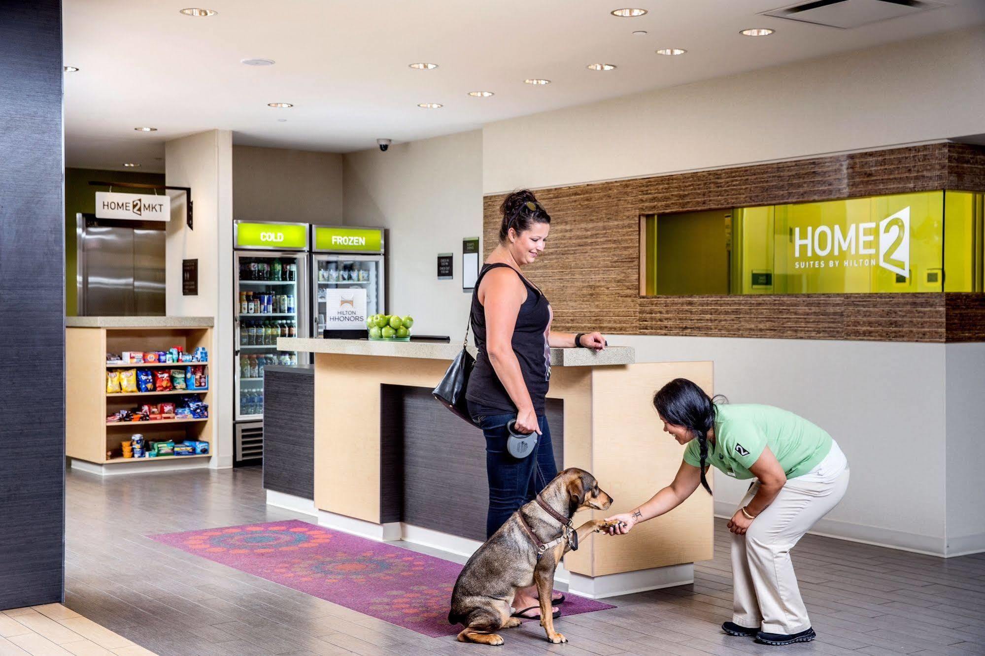 Home2 Suites By Hilton West Едмънтън Екстериор снимка